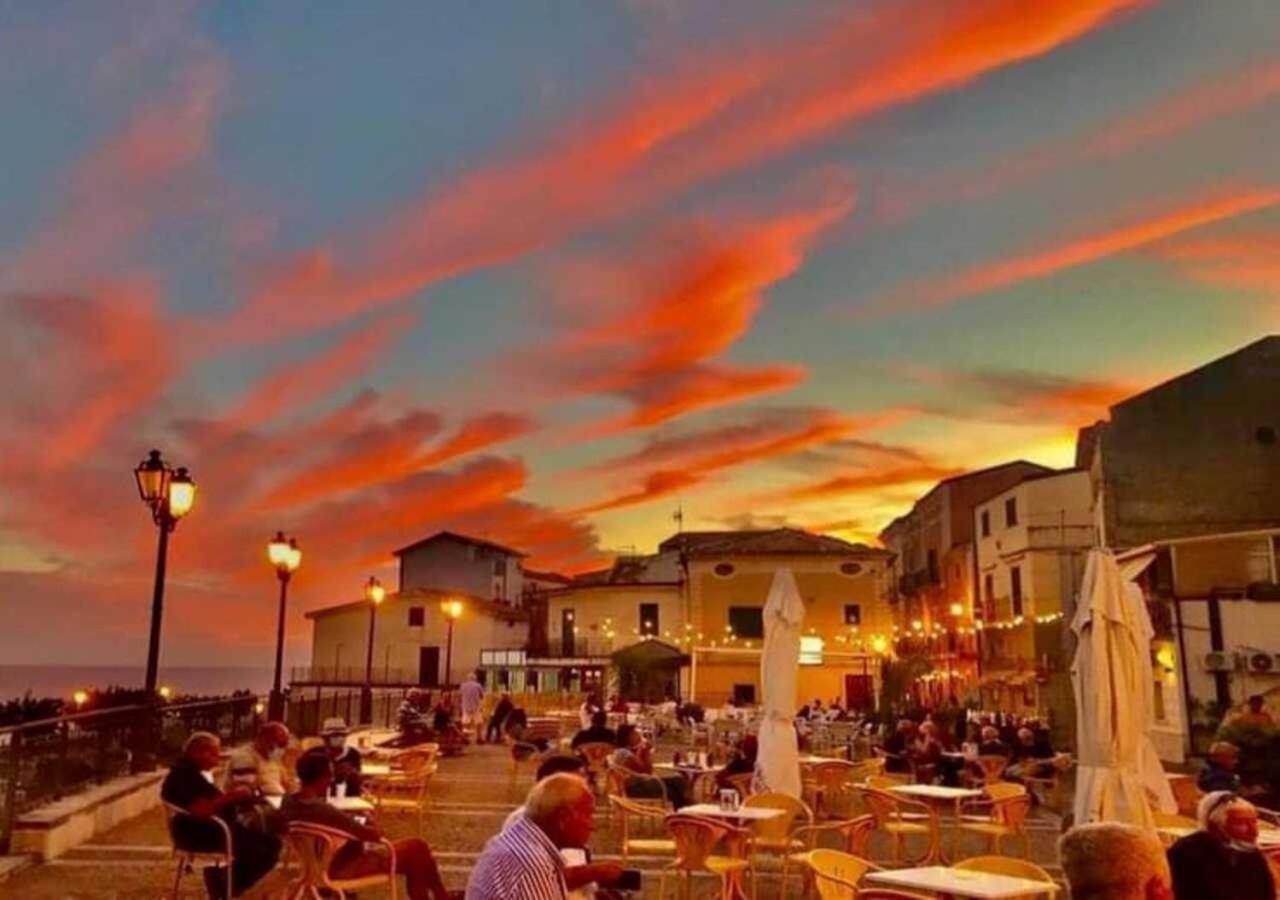 Uno Spettacolo Della Natura San Lucido Ngoại thất bức ảnh