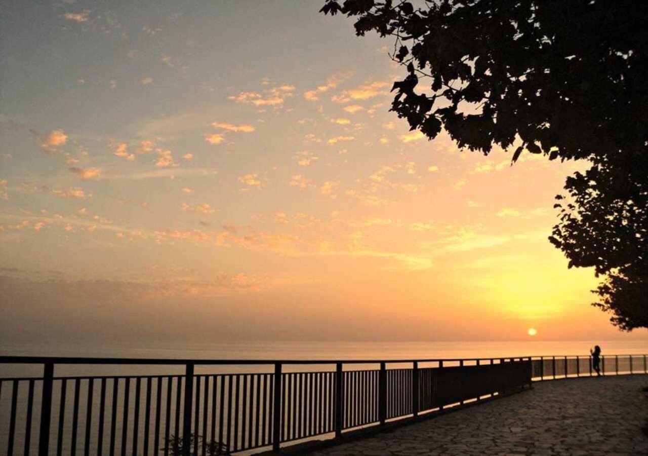 Uno Spettacolo Della Natura San Lucido Ngoại thất bức ảnh